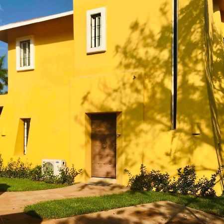 La Casa Amarilla Hotel Ixtapa  Exterior photo